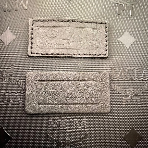 MCM Visetos Tote - Picture 8 of 15